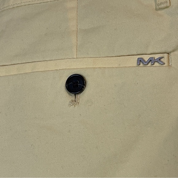 Michael Kors Mens Tailored Spring 1 Classic Fit Pale Yellow Shorts Size 31 - Picture 4 of 7